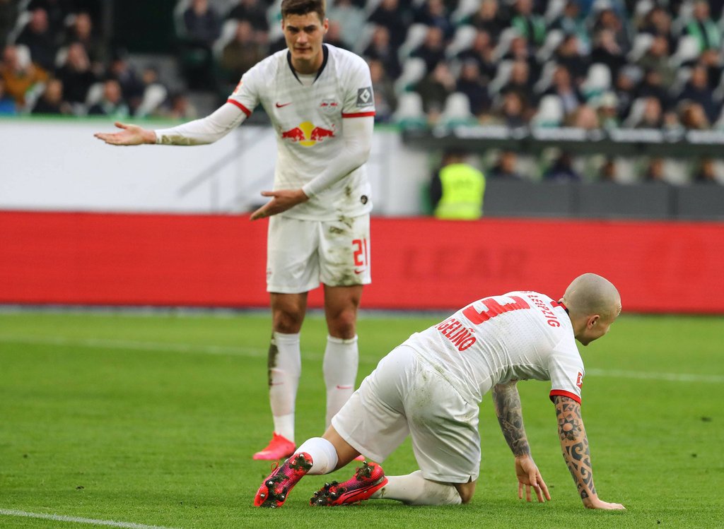 Falsch serviert: Schick zeigt Angeliño an, wo er den Ball gern hingehabt hätte