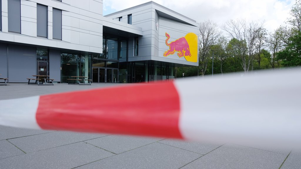 Großräumig abgesperrt: Akademie von RB Leipzig am Cottaweg.