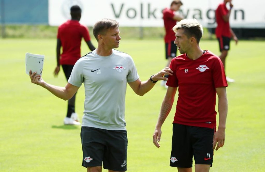 Infekt überstanden: Kevin Kampl (rechts) mit Co-Trainer Jesse Marsch (Archivfoto: imago).