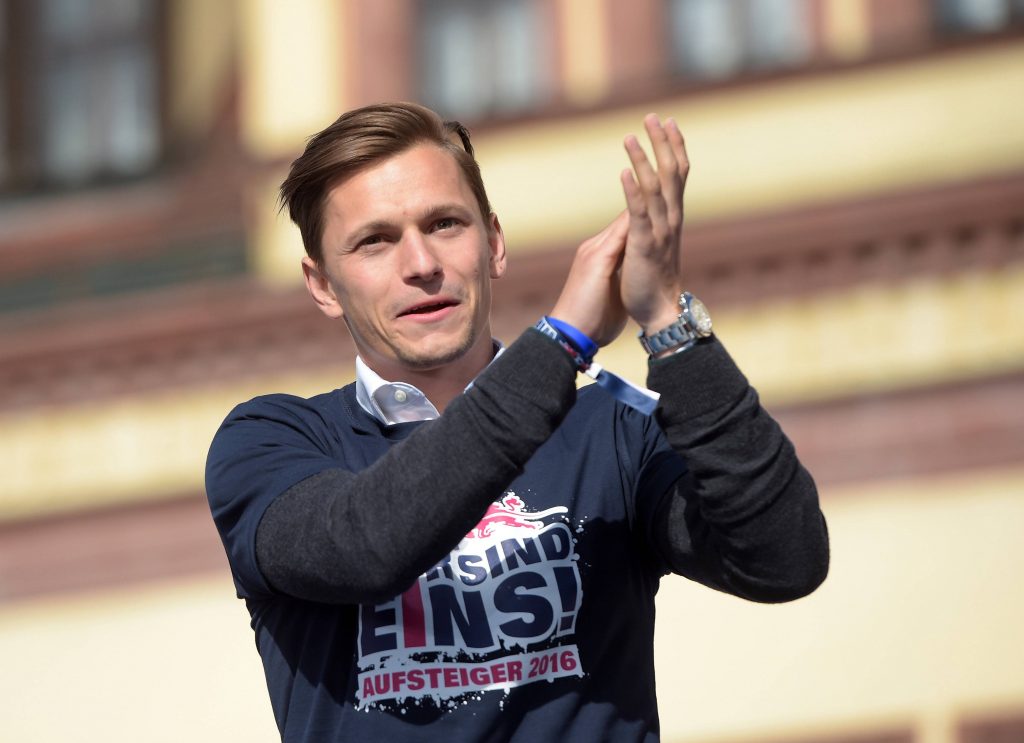 Stefan Hierländer bei der Aufstiegsfeier.