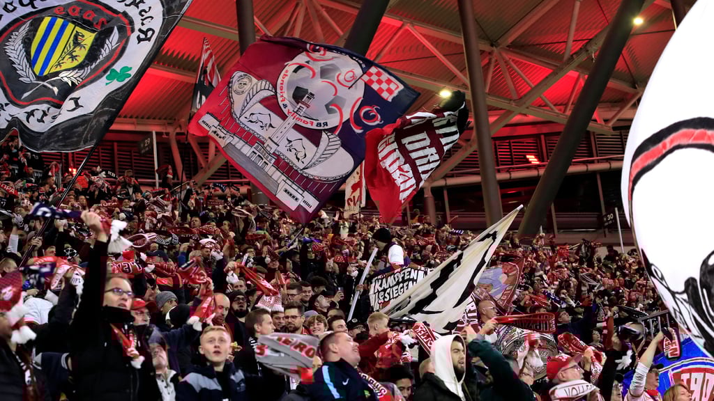 7800 Fans von RB Leipzig dürfen am Samstag gegen Borussia Dortmund erstmals stehen.