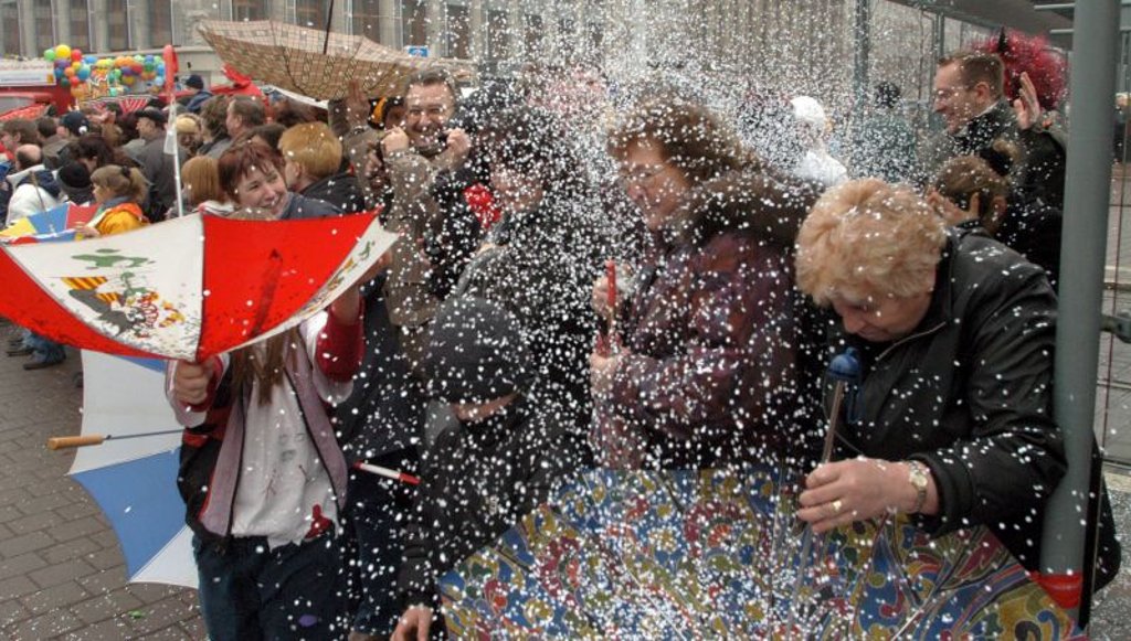 Zum Karneval gibt es dieses Jahr auch für RB Leipzig Konfetti, Spaß und eine Goldene Rose.