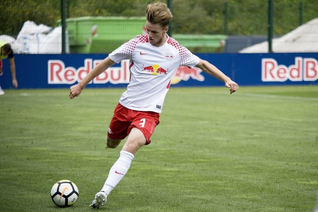 Dominik Minz bekam gegen St. Pauli die rote Karte. Archivfoto: imago