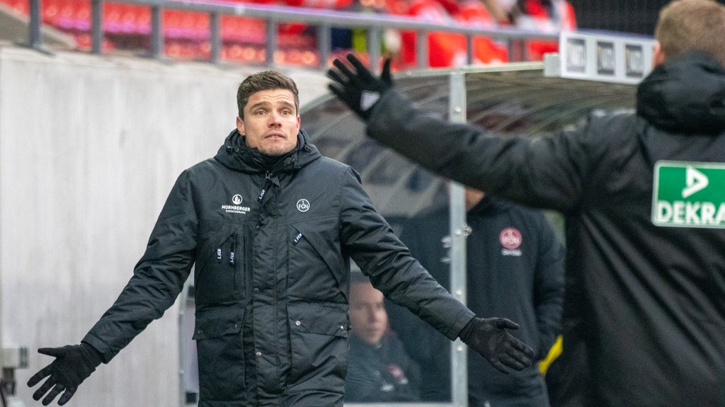 Disput mit dem Schiri: Robert Klauß.