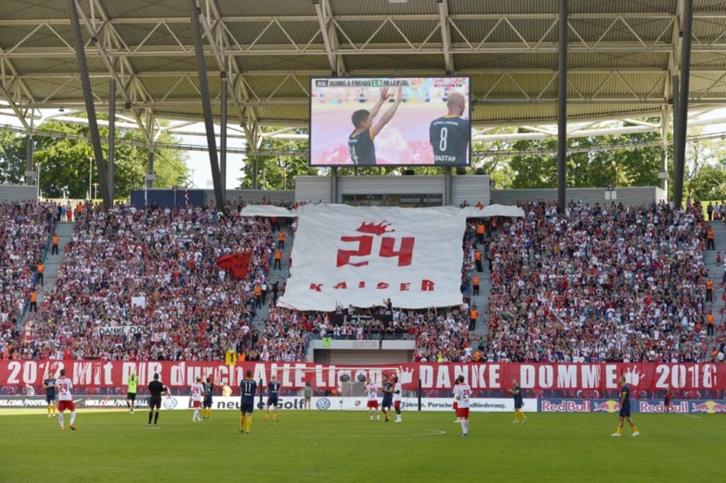 Die gemeinsame Arbeit an der Choreo für das Abschiedsspiel von Dominik Kaiser einte die Fanszene.