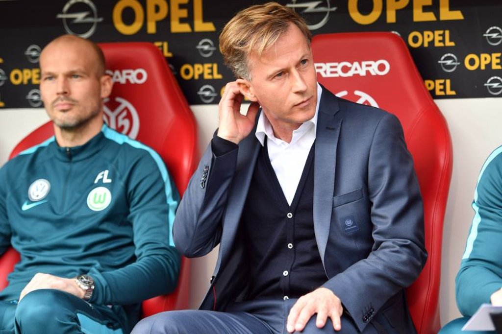 Andries Jonker und Freddie Ljungberg wollen mit dem VfL Wolfsburg bei RB Leipzig punkten.