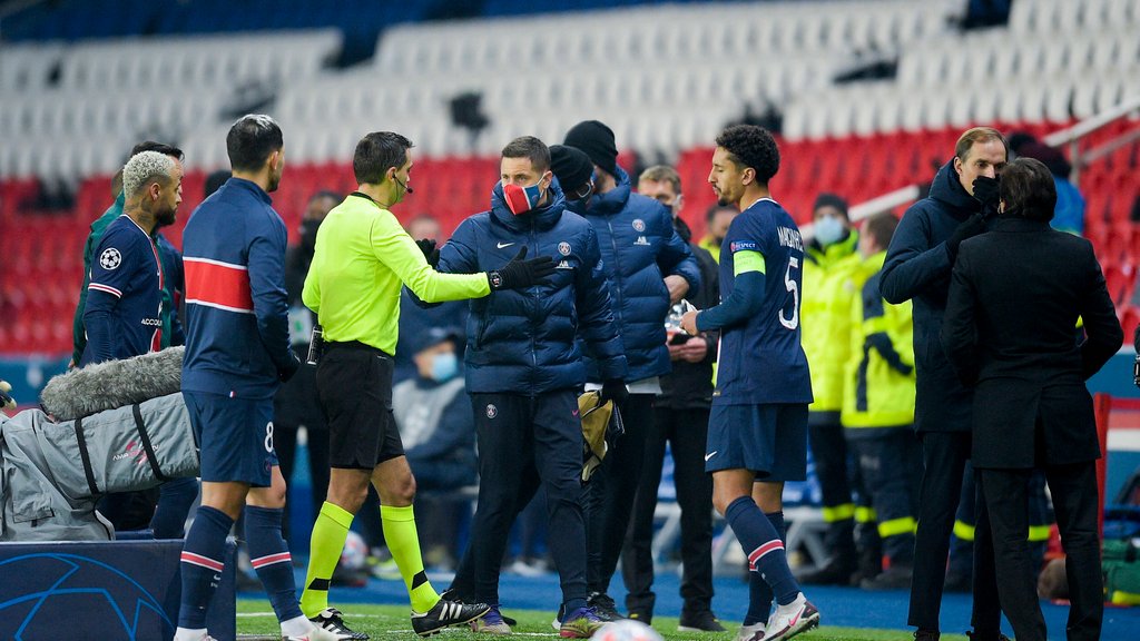 Die Partie von imago/Paris gegen Istanbul wurde unterbrochen.