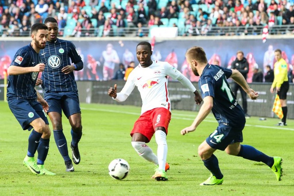 Naby Keita wird wohl gegen den VfL Wolfsburg wieder von Beginn an dabei sein.