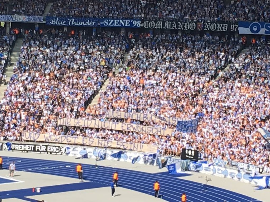 Die Berliner Ostkurve gegen RB Leipzig