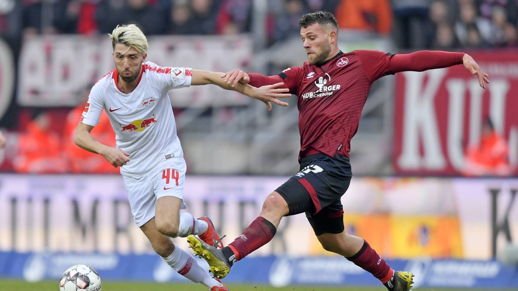 Kevin Kampl (l.) mit alter Frisur beim Bundesliga-Duell mit dem Club in der Saison 2018/19.