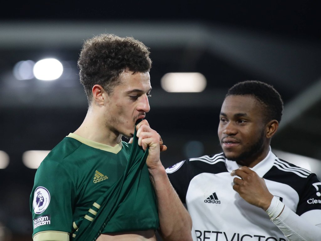 Ademola Lookman (r.) traf, Ethan Ampdu konnte es nicht verhindern.