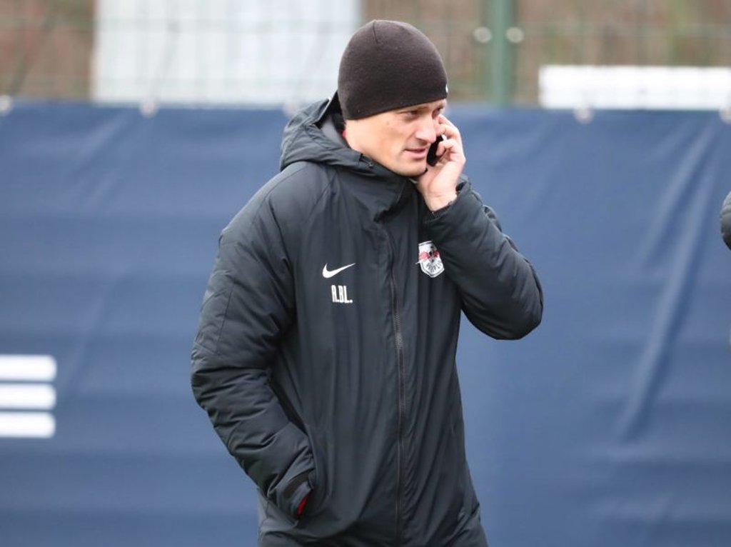 Alexander Blessin weilt aktuell mit der U19 in Porto.