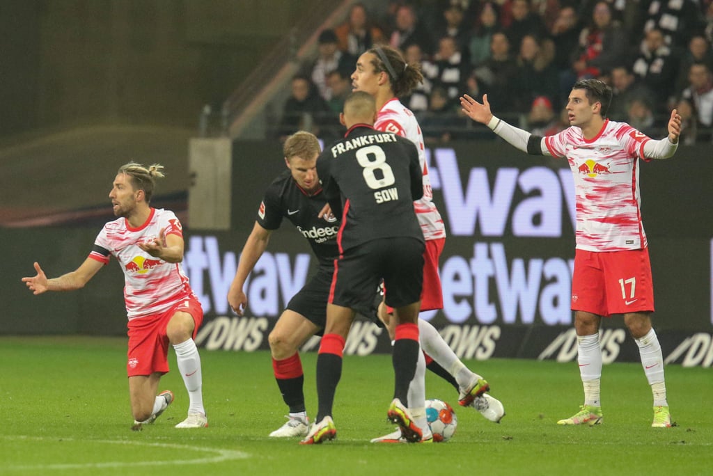 Wollen es nicht wahrhaben: RB-Spieler Kevin Kampl, Yussuf Poulsen und Dominik Szoboszlai