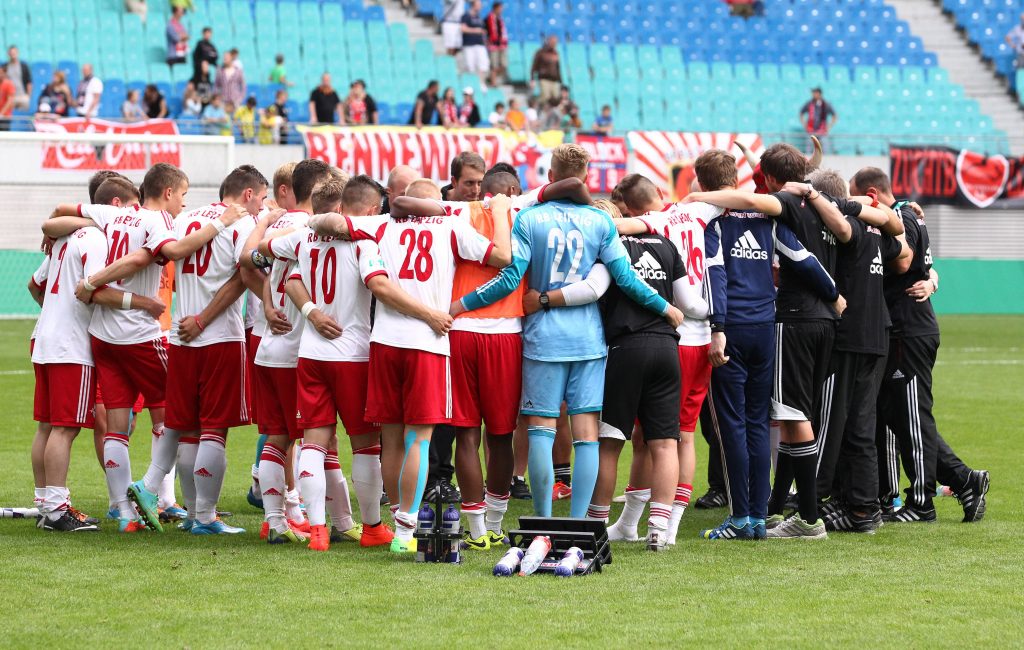 Zugpferd auch für den sächsischen Fußball: Die U17 von RB Leipzig stand 2014 im Finale um die Deutsche Meisterschaft.