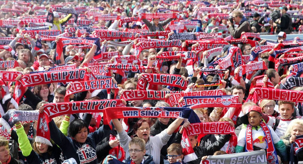 Die Leipziger feiern den Bundesligaaufstieg von RB.
