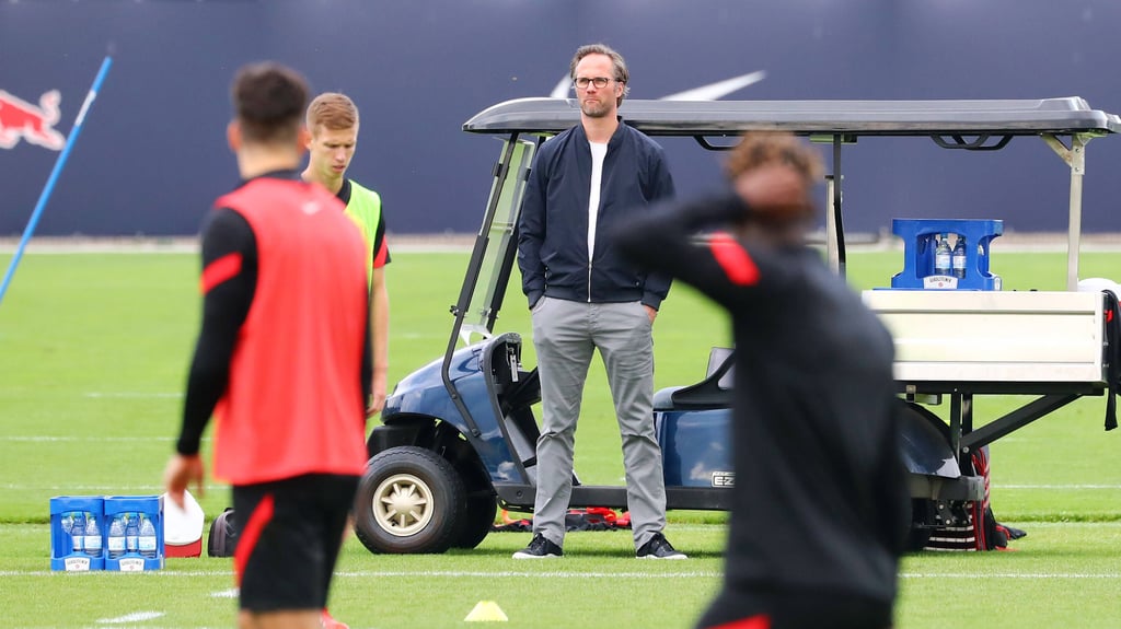 Hat auch beim Training alles im Blick und zeigt Präsenz: Florian Scholz.