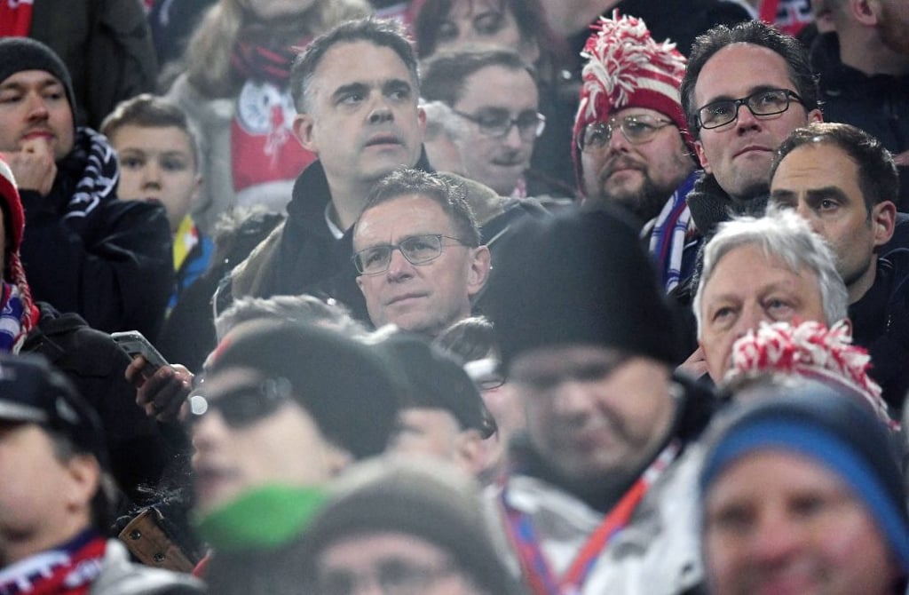 Klar erkennbar: Oliver Mintzlaff (r.) und Ralf Rangnick im Gästeblock.