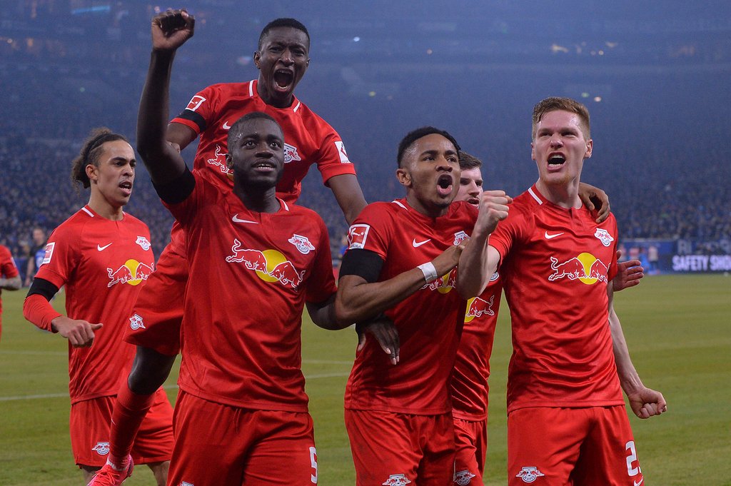 Jubel-Gang: RB Leipzig auf Schalke.