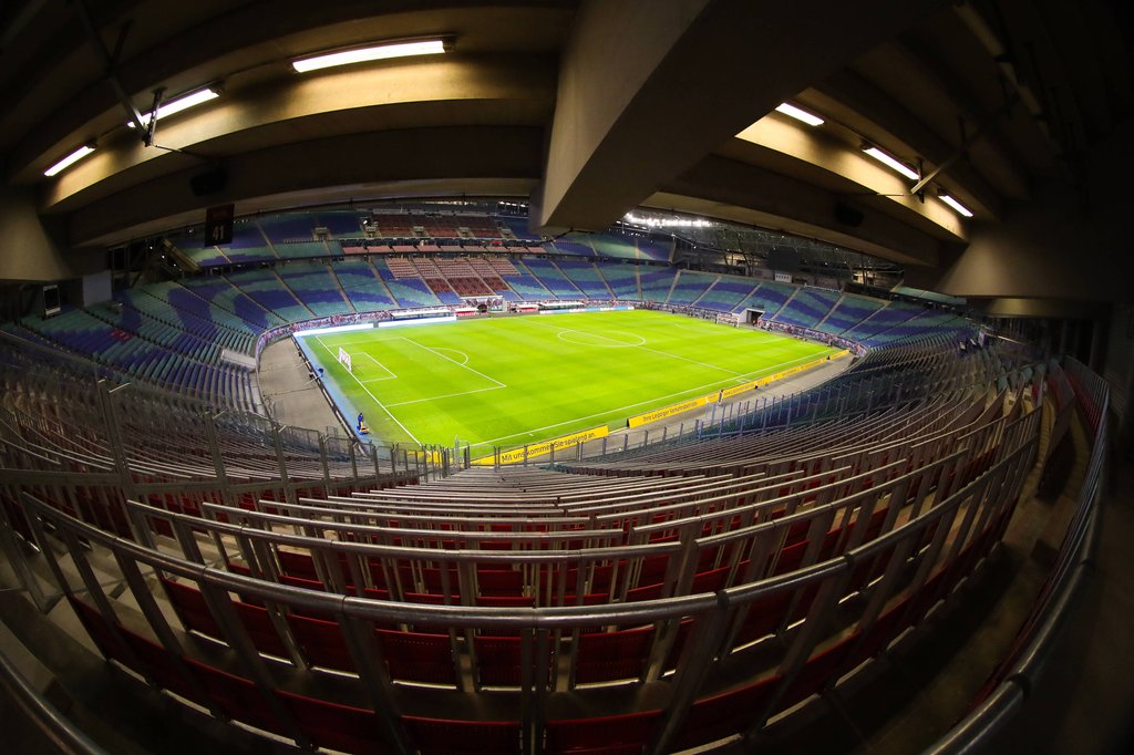 Blick vom neugestalteten Gästefanblock in die Red-Bull-Arena.