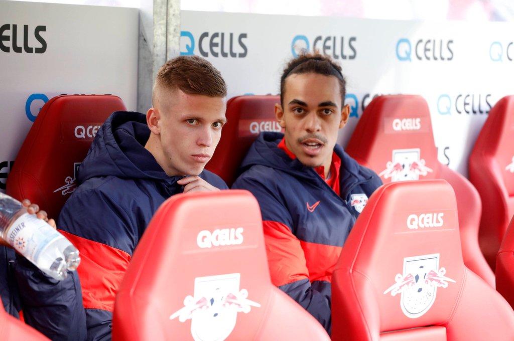 Dani Olmo (l.) und Yussuf Poulsen teilen das Schicksal als Bankdrücker bei RB.