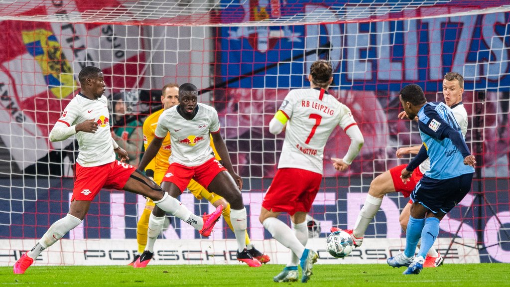 In Halbzeit eins war RB mit den Angriffen der Gladbach oft überfordert, nach der Pause wurde es dann deutlich besser.