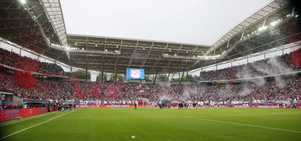 Die Red Bull Arena beim Spiel gegen FC Bayern München.