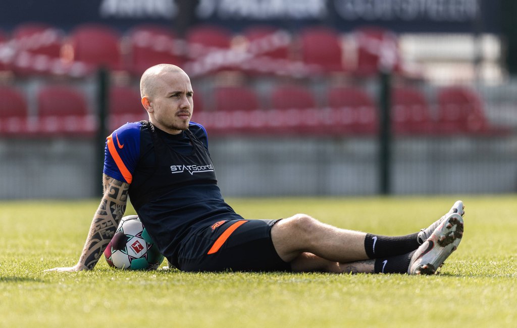 „In der Reha-Phase gibt es Luft nach oben”: Julian Nagelsmann hat Angeliño während dessen Verletzung von einer anderen Seite kennengelernt.