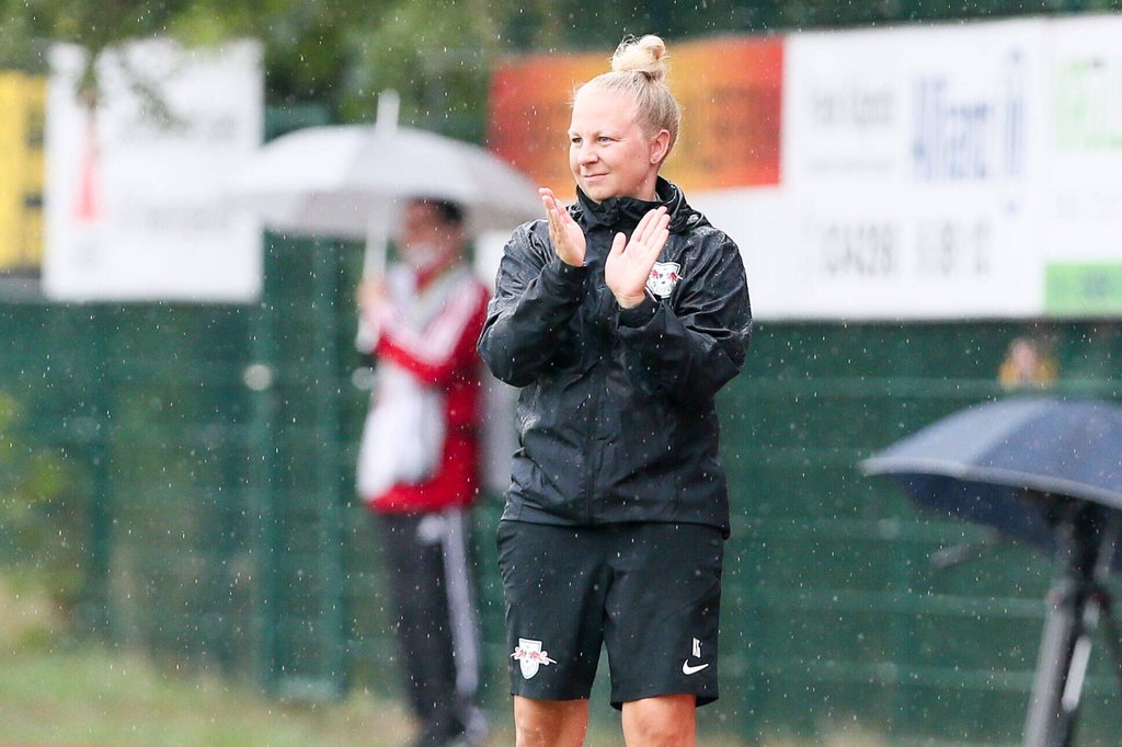 Trainerin Katja Greulich hat den Klassenerhalt als Saisonziel ausgegeben.