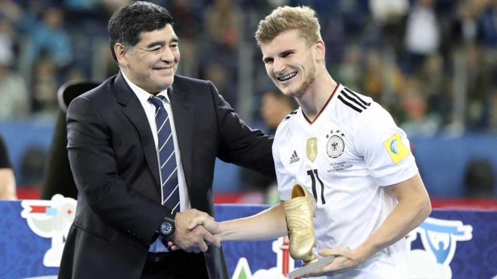 Timo Werner mit Diego Maradona beim Confed Cup.