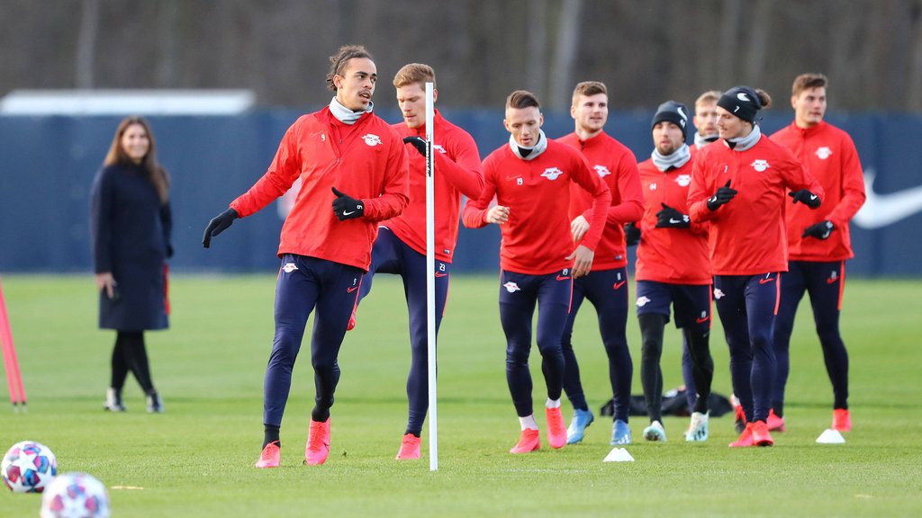 Die DFL verhängte eine einheitliche Trainingssperre bis mindestens 5. April.