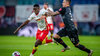 RB Leipzigs Amadou Haidara (l.) behauptet im Hinspiel den Ball gegen Bremens Marco Friedl.