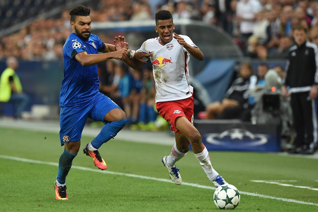 Bernardo (r.), hier in einem Salzburg-Spiel im Jahr 2016, schließt sich vorerst wieder dem österreichischen Serienmeister an.