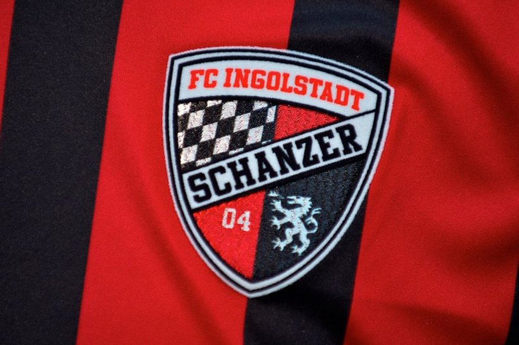 Das richtige Logo zu finden, ist auch beim FC Ingolstadt offenbar nicht so leicht.