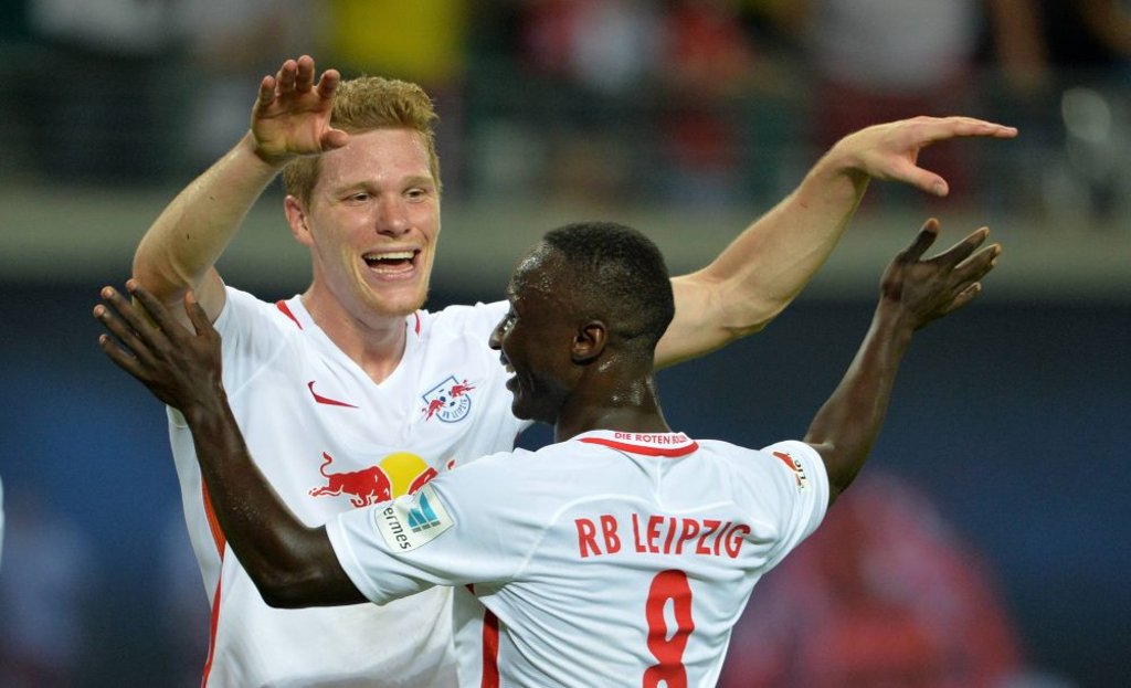 Marcel Halstenberg (L) und Naby Keita sind zurück im RB-Training.