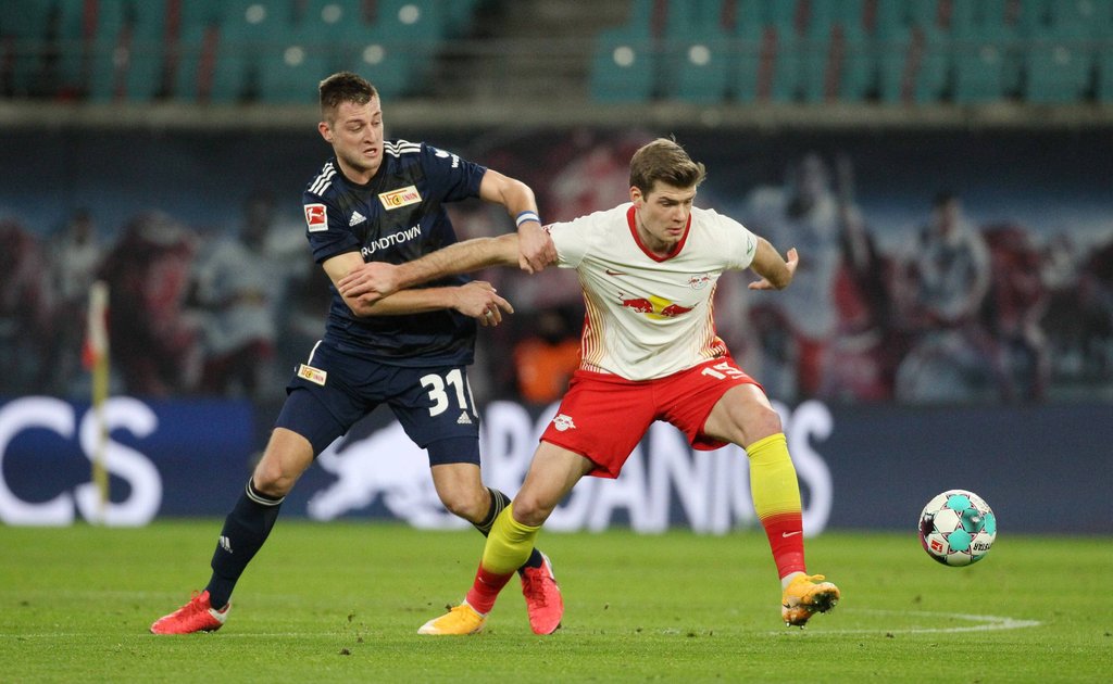 Auf Abstand gehalten: Alexander Sörloth gegen Robin Knoche.
