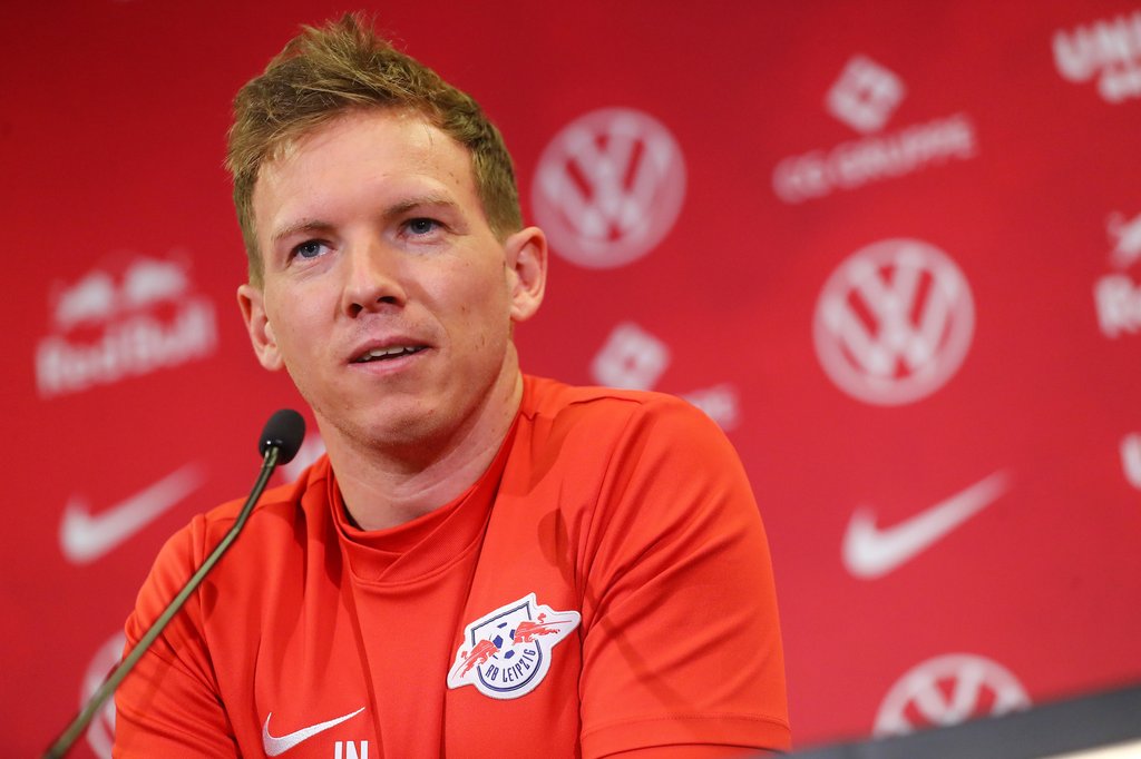 Julian Nagelsmann sah sich gezwungen, vor dem Gladbach-Spiel nochmal über Starfriseure und Sportdirektoren zu sprechen.