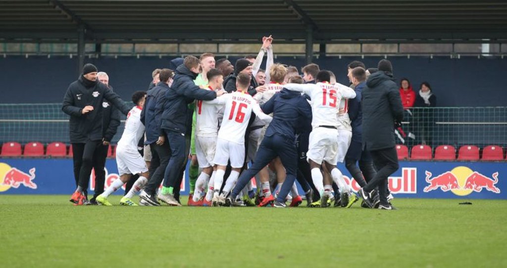Die U19 schlug Werder Bremen auswrts und ist jetzt Zweiter.