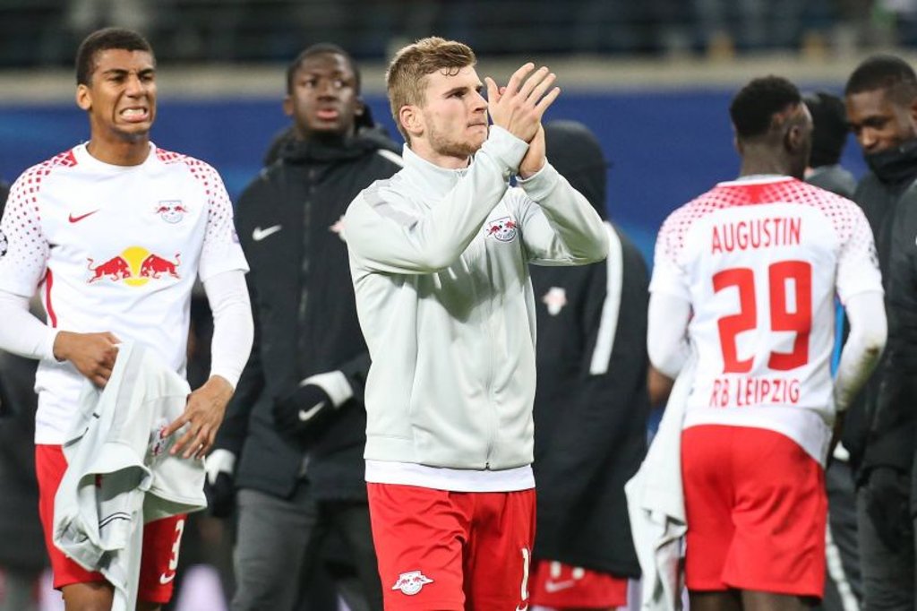 Timo Werner und RB Leipzig klatschen Beifall nach dem Spiel gegen Besiktas Istanbul. Jetzt geht es in der Europa League weiter.