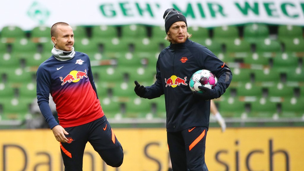 Angeliño stürmt über Linksaußen, Forsberg wirbelt als schwimmende Neun.