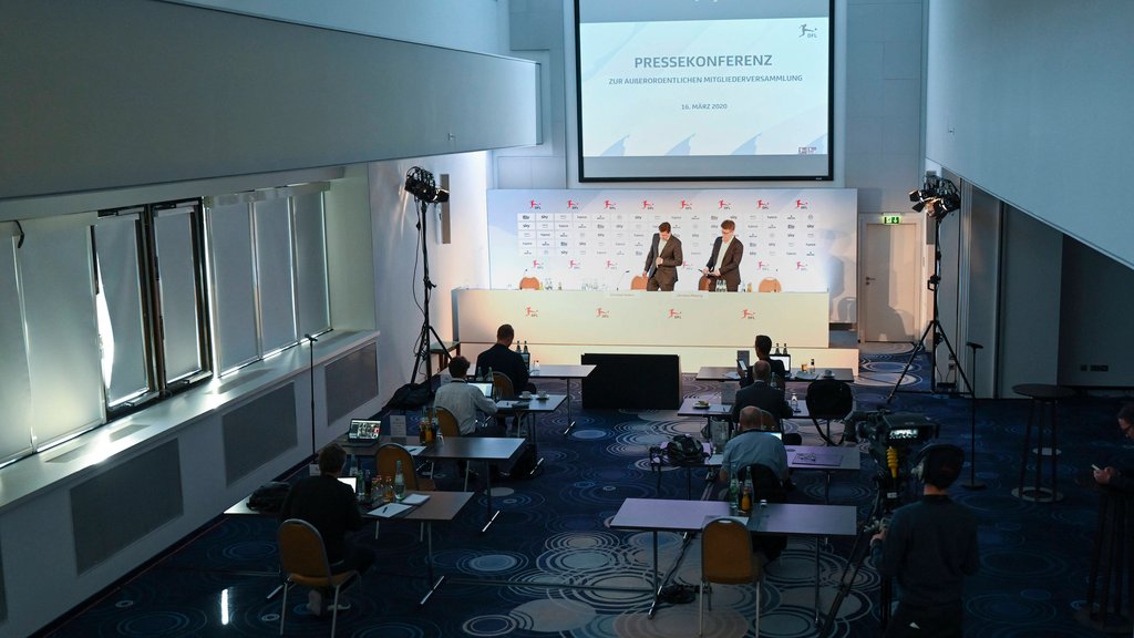 Die DFL tagt am Freitag über eine mögliche Wiederaufnahme der Saison.