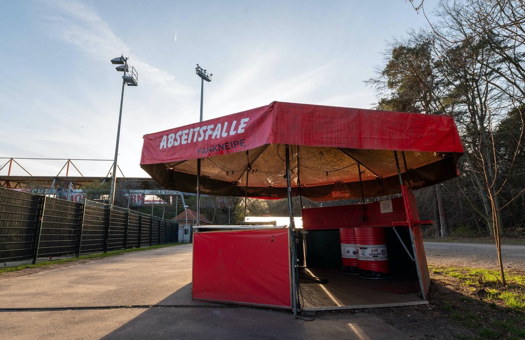 Nüscht los in der Abseitsfalle bei Union Berlin: Union bietet seinen Fans einen virtuellen Kioskbesuch mit Stadionbier und -wurst an.