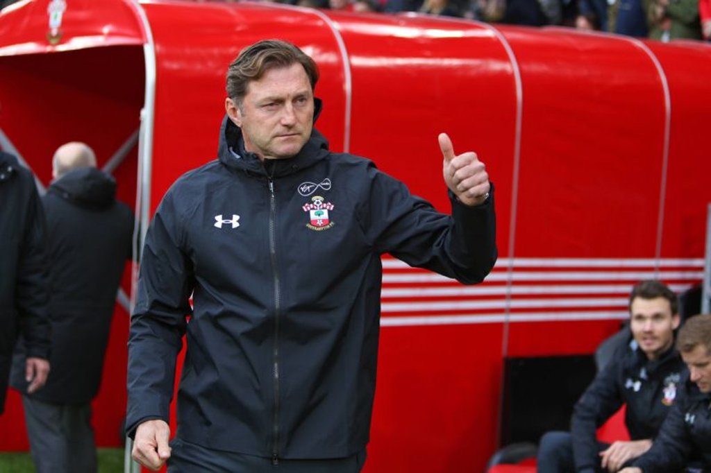 Verstehen Sie Spaß? Ralph Hasenhüttl bewies bei einem Scherz seines Vereins Humor.