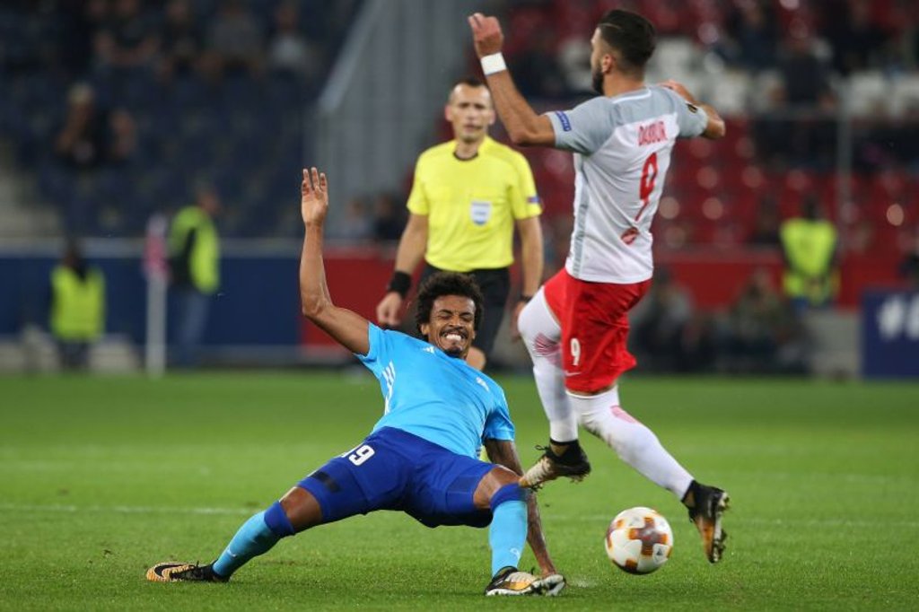Echter Fußball-Supermann: Luiz Gustavo kämpft beim Gastspiel bei Red Bull Salzburg auch gegen RB Leipzig.