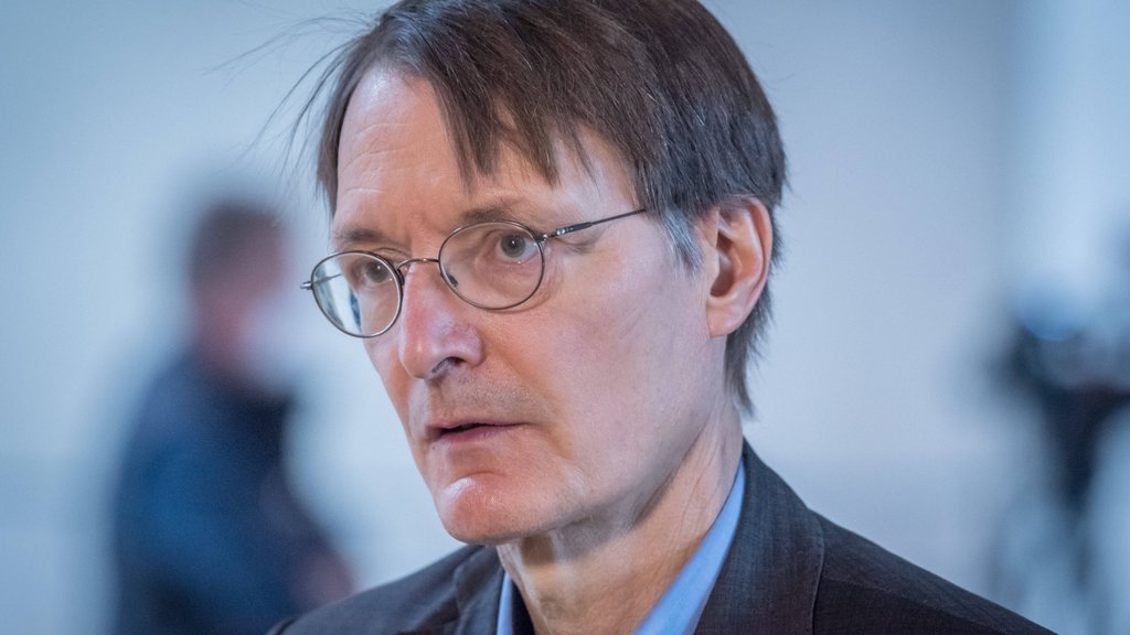 SPD-Gesundheitsexperte Karl Lauterbach gilt in der Corona-Pandemie als der Mahner der Nation.