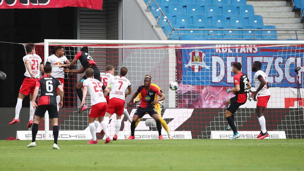 Falsche Zuordnung: Raumverteidigung von RB Leipzig beim 0:1.