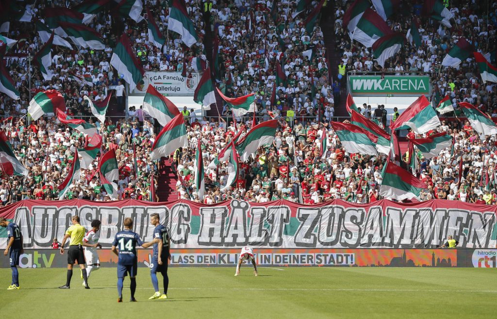 Wollen nicht nach Leipzig: Ultras des FC Augsburg.