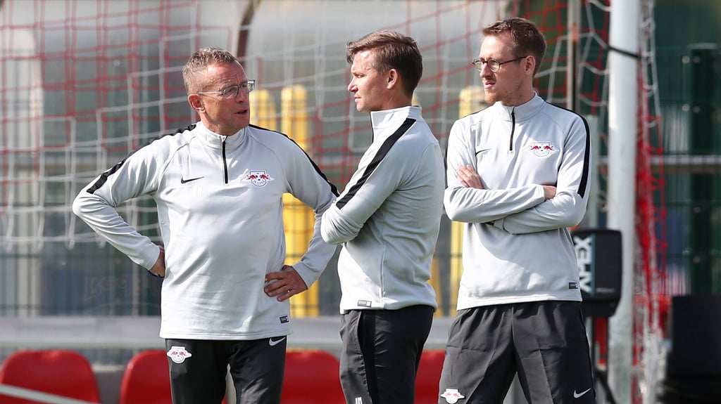 Der Meister und seine Gehilfen: Ralf Rangnick mit Jesse Marsch und Psychologe Pelka