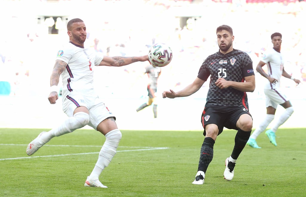 „Müssen im letzten Spiel 100 Prozent geben und drei Punkte holen”: Gvardiol gegen Englands Kyle Walker.