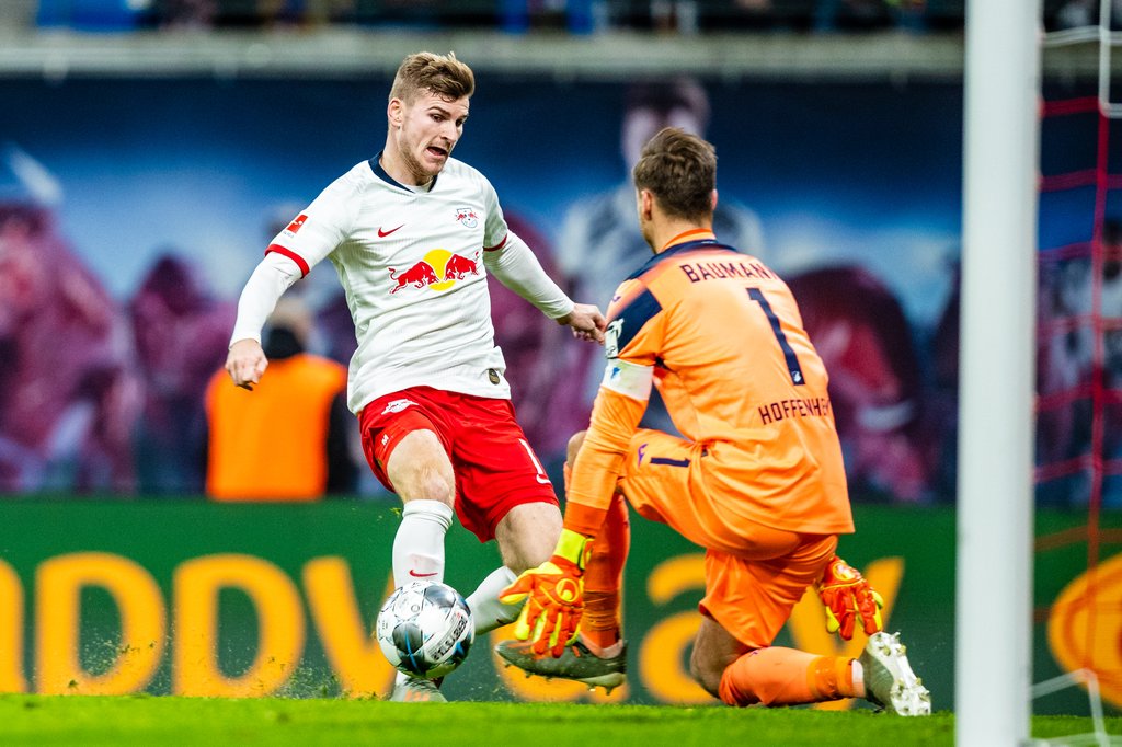 Zehn Torschüsse gegen Hoffenheim: Timo Werner gegen TSG-Keeper Oliver Baumann.