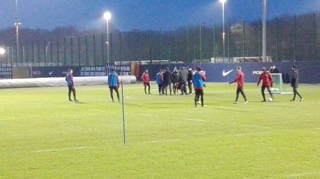 Marcel Sabitzer ging im Training zu Boden, konnte aber weitermachen.